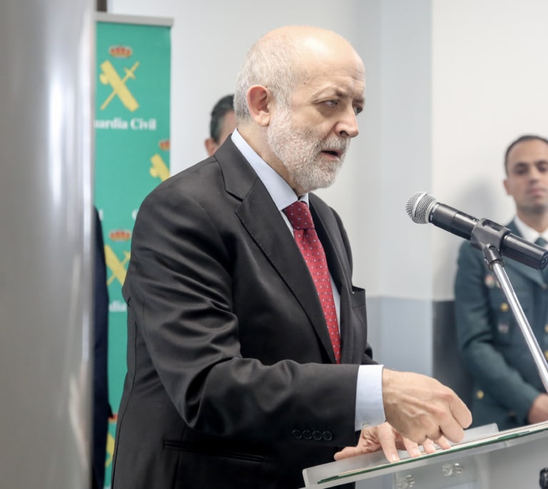 El exdirector de la Guardia Civil Félix Azon, próximo a Robles, se perfila como director de la Escuela Judicial entre polémica