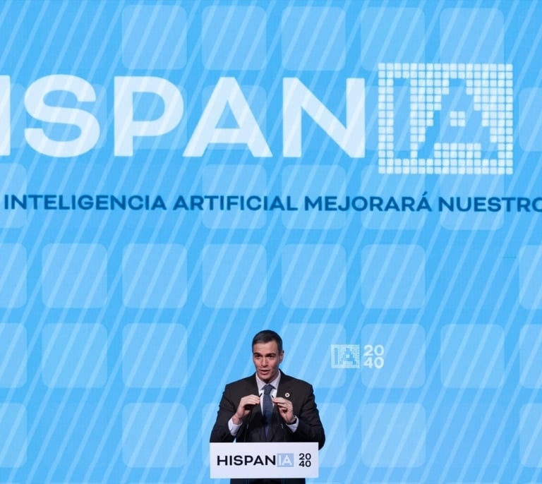 Las diferencias entre ChatGPT y ALIA, la primera IA pública española