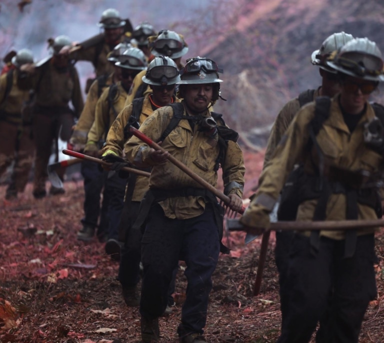 Los incendios en Los Ángeles siguen activos y dejan ya 16 muertos