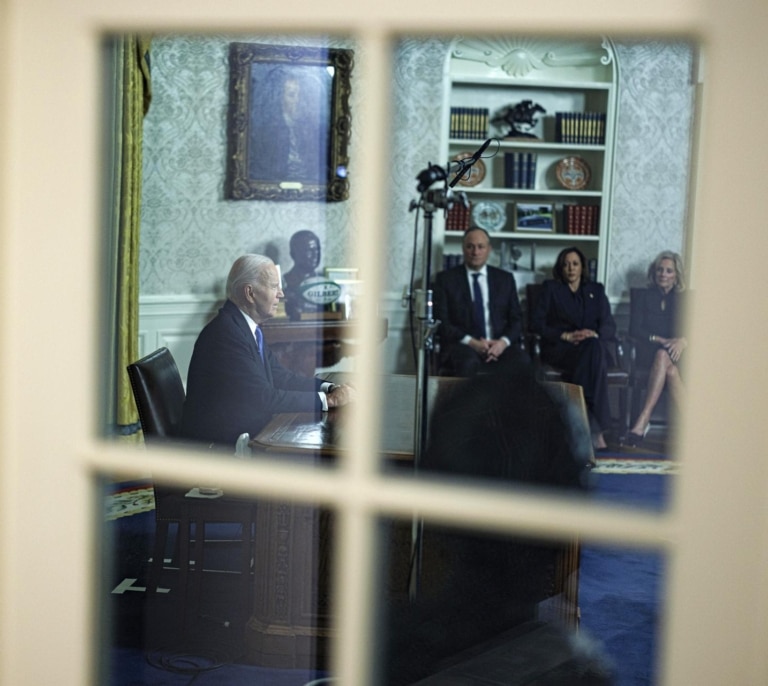 Biden se despide advirtiendo de la "oligarquía" que "literalmente amenaza" la democracia de EEUU