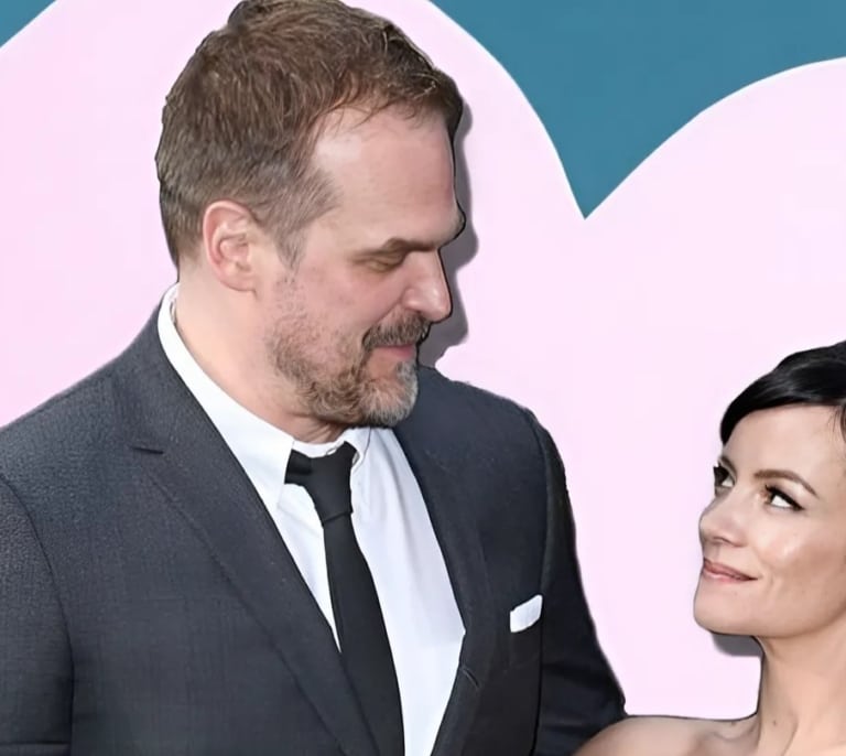 Fuck you! Lily Allen y David Harbour, infidelidad, apps de ligar y sexo quinqui