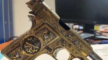 Así es la pistola damasquinada de Niceto Alcalá Zamora recuperada en Francia