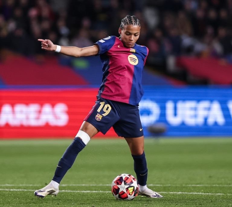 La futbolista Vicky López hace historia en La Revuelta