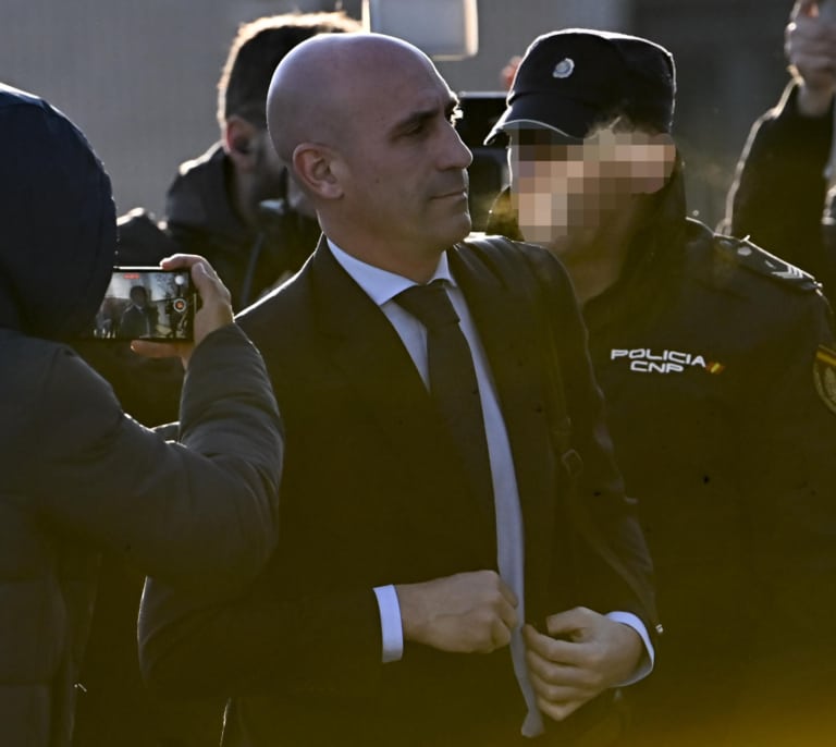 Rubiales reafirma ante el juez que Jenni Hermoso le dio permiso para el "besito"