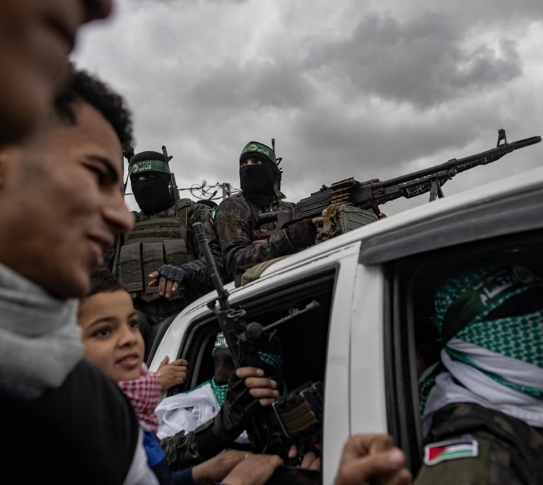 Hamás suspende "hasta nueva orden" la liberación de rehenes israelíes