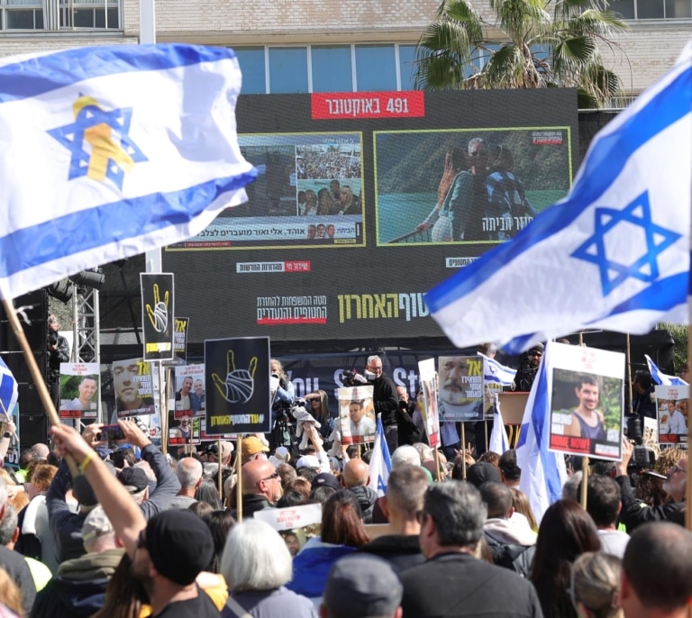 Hamas libera a tres rehenes en un nuevo intercambio con Israel