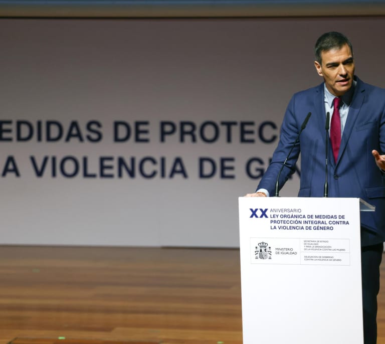 Sánchez da un toque a los "operadores del Derecho" por la violencia machista