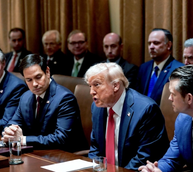 Trump dice que impondrá aranceles del 25% a los productos de la Unión Europea