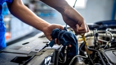 ¿Cada cuánto tiempo debes cambiar el aceite del coche?