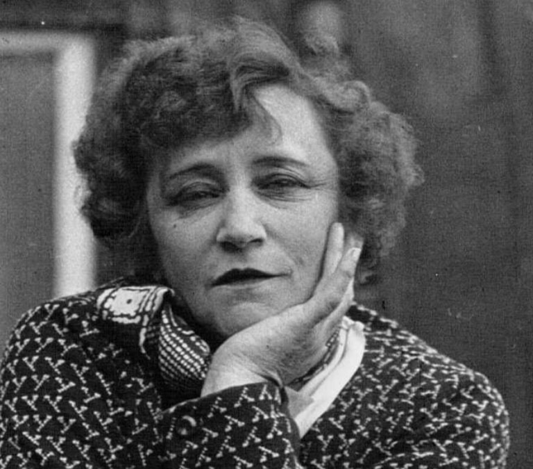 Bisexual, infiel y provocadora: Colette, la autora que sacudió a la sociedad parisina