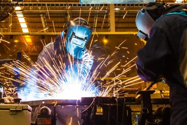 Un peón del metal en Guipúzcoa gana un 30 % más que un ingeniero metalúrgico en Cuenca