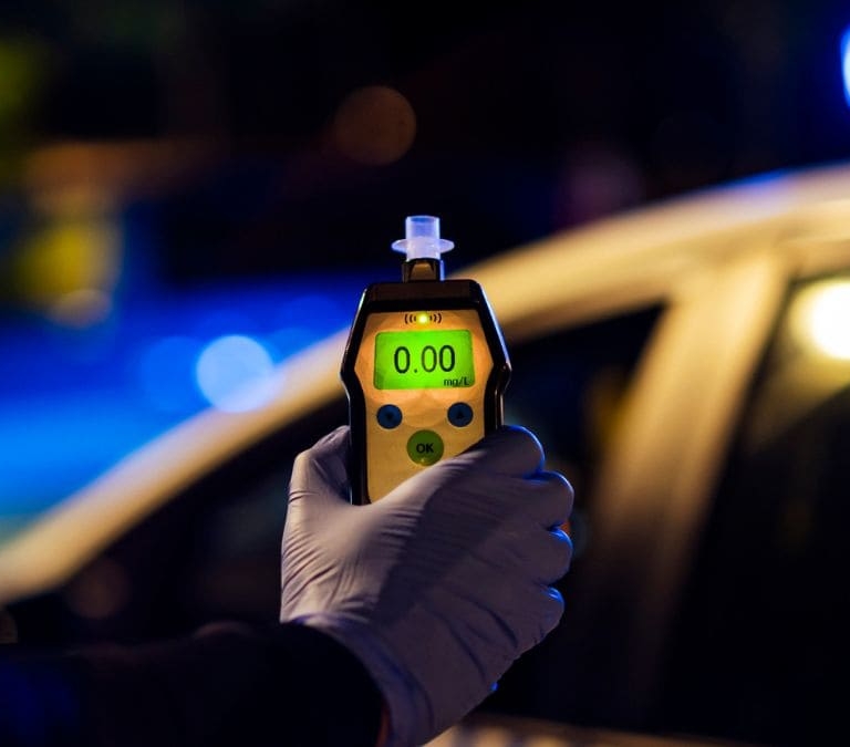 Nuevos alcoholímetros de la Guardia Civil, ya no hay que soplar