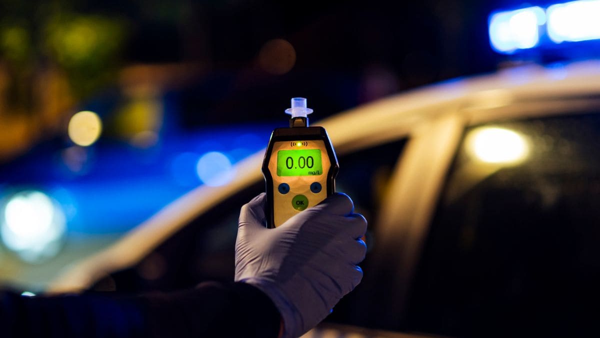 La Guardia Civil presenta los nuevos alcoholímetros