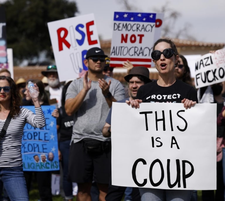 La jefa de la Seguridad Social se suma a las dimisiones en Washington en protesta por la injerencia de Musk