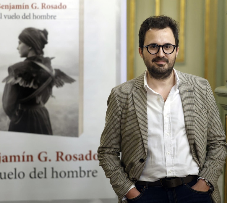 Benjamín G. Rosado gana el premio Biblioteca Breve 2025 con una novela metaliteraria