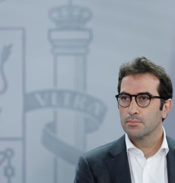 El Gobierno mantiene su previsión de crecimiento pero hunde las exportaciones por [...]