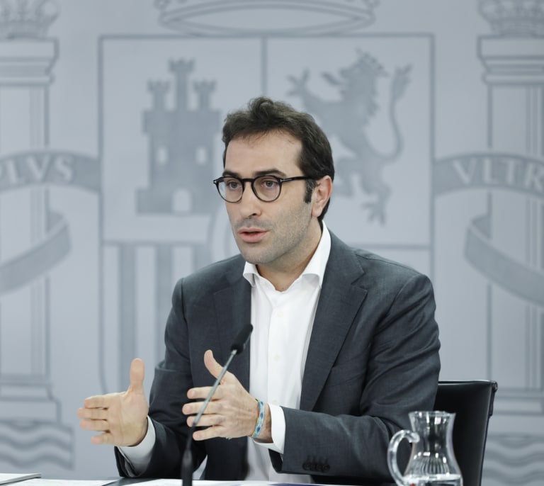 El Gobierno eleva su previsión de crecimiento de la economía pero asume ya un 'bajón' de las exportaciones