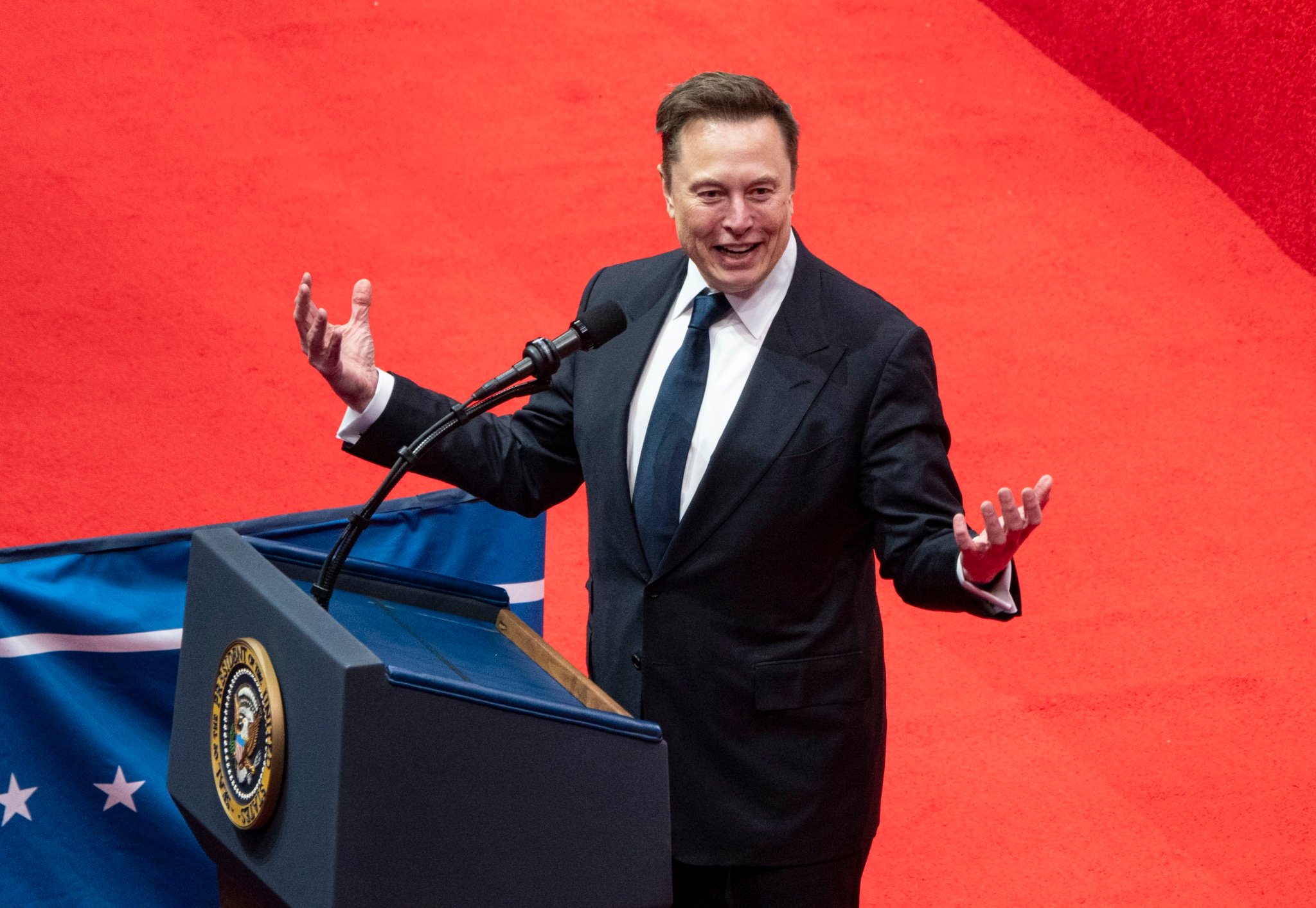 Elon Musk lanza Grokipedia, su propia versión de Wikipedia