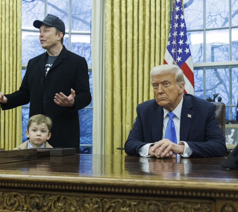 Trump aprueba una orden ejecutiva para reducir el tamaño de la Administración y dar más poder a Elon Musk