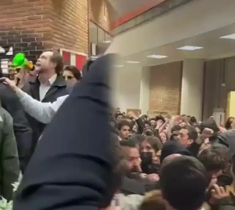 Escrache a Espinosa de los Monteros en la Complutense