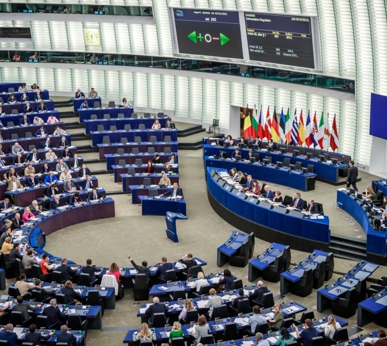 La Justicia da acceso a los denunciantes de acoso en Bruselas a los informes de sus casos
