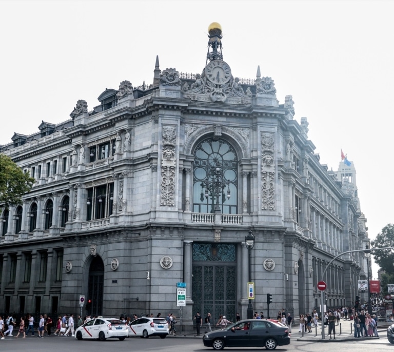 El Banco de España pone la lupa en el riesgo de concentración de proveedores tecnológicos de los bancos