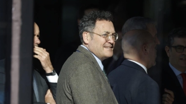 El acta de entrada en el despacho del fiscal general dice que "colaboró", pero el juez sostiene que destruyó pruebas en su móvil