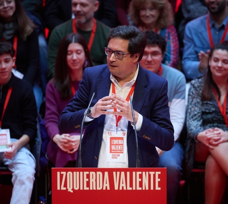 Óscar López identifica a Ayuso con Meloni, Orban y Milei tras ser elegido secretario general del PSOE-M
