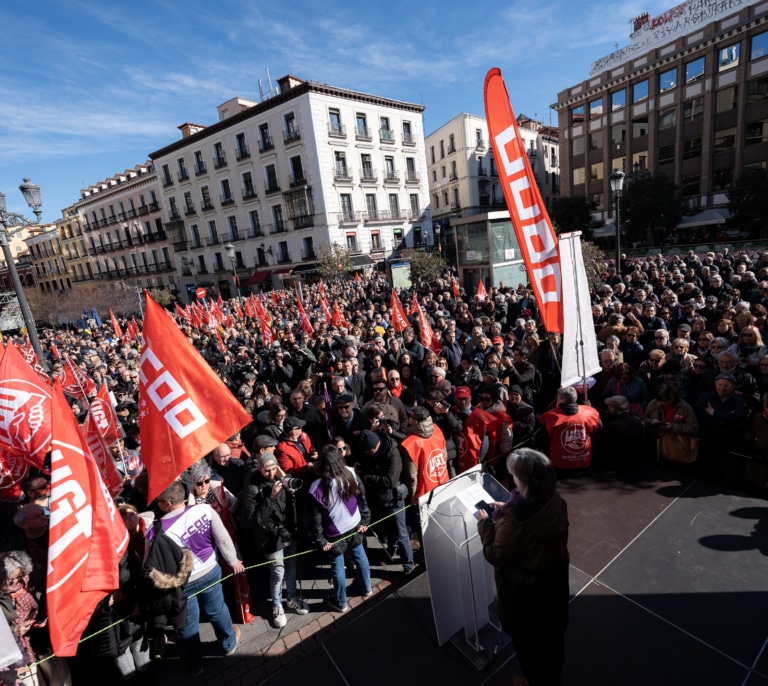 Pinchazo sindical: menos de 5.000 personas secundan en Madrid la marcha de UGT y CCOO contra el "tacticismo" de la 'ley ómnibus'