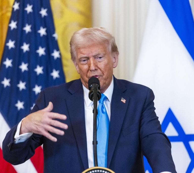 Trump acuerda con Putin "trabajar juntos" para acabar con la guerra de Ucrania