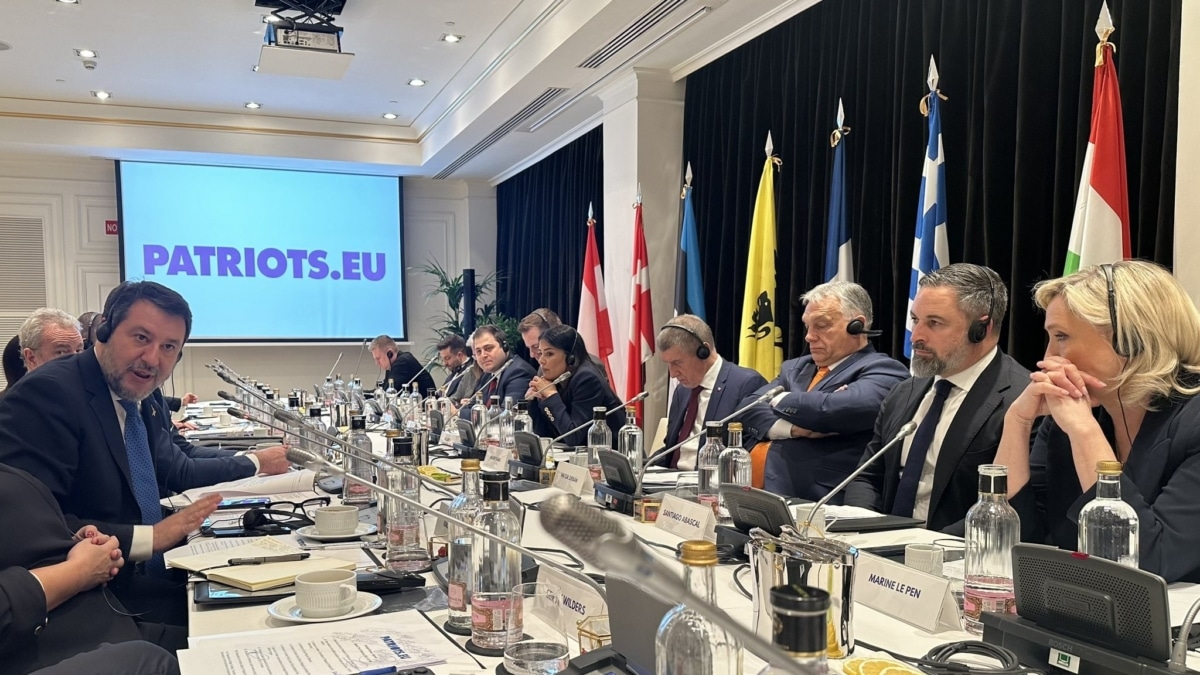 Los líderes de los partidos que integran Patriotas, en el encuentro de trabajo mantenido este viernes en el Hotel Marriott de Madrid