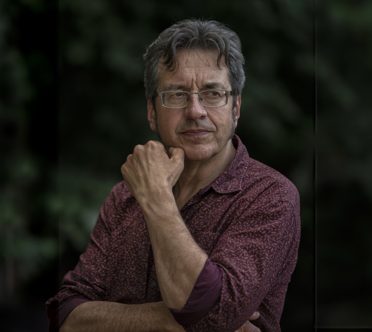 George Monbiot: "Podríamos estar al borde de una política mucho más violenta"
