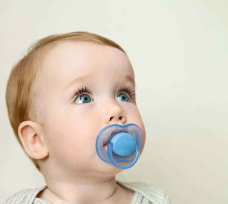 Los mejores chupetes de 2025 para recién nacidos y bebés ¿cuál elegir?