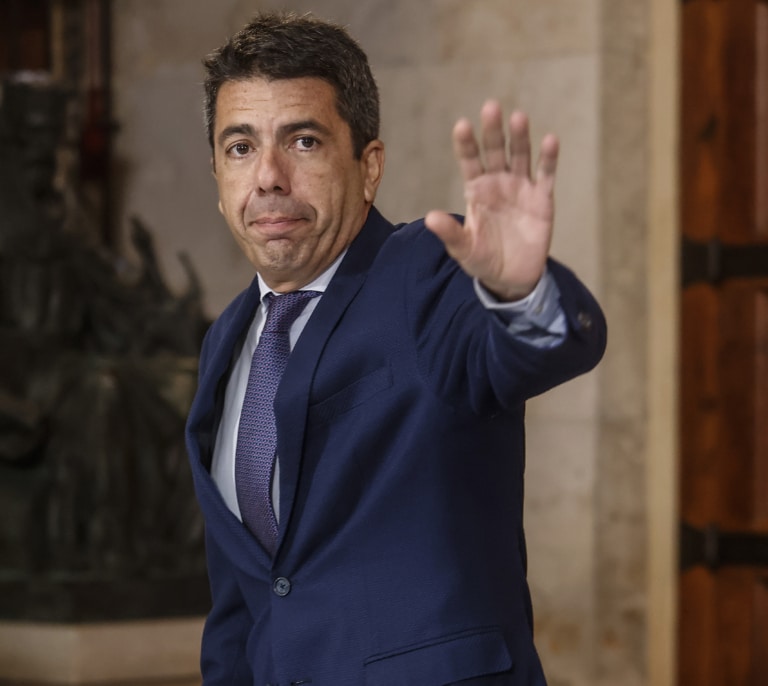 Mazón, en contacto permanente con los afectados por la DANA: "Han de saber que estamos a su entera disposición"