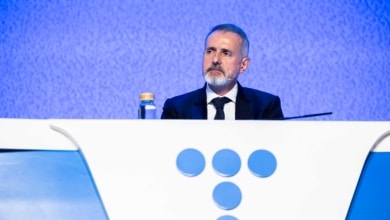 Murtra se apunta un doblete: reduce la deuda de Telefónica mientras eleva el precio de la acción