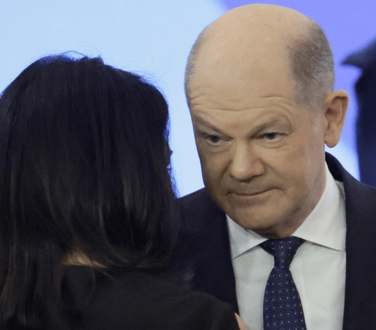 Scholz responde a JD Vance a una semana de las elecciones alemanas: "No aceptaremos que extraños intervengan en nuestra democracia"