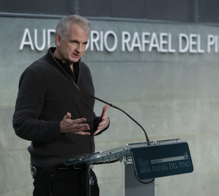 Timothy Snyder: "En EEUU vivimos un golpe de Estado perpetrado por quienes sirven a Elon Musk"