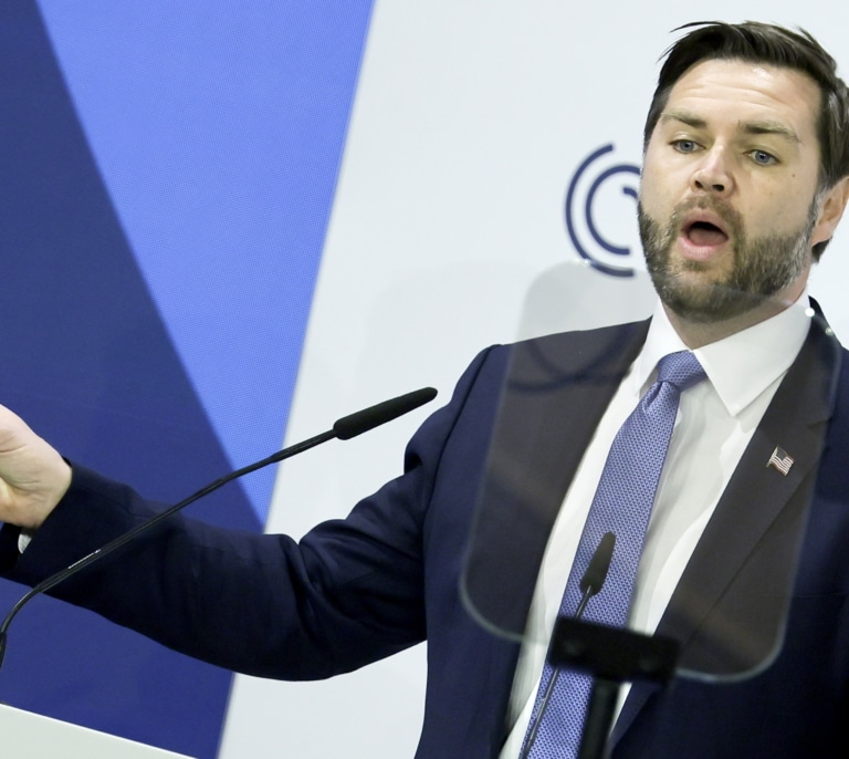 EEUU advierte a la UE: "No estaremos siempre" y apunta que la amenaza viene "de dentro" más que de Rusia