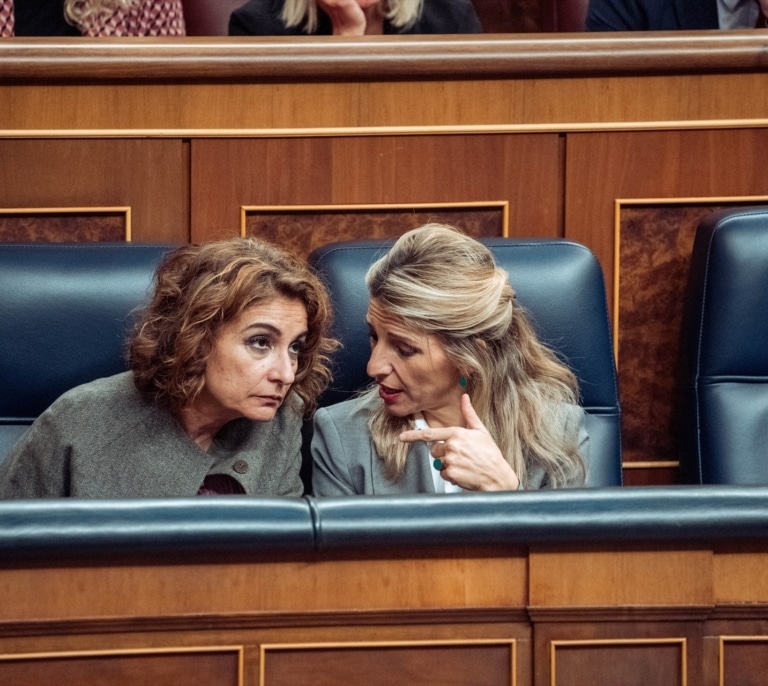Sumar alerta al PSOE del riesgo electoral que corre Montero en Andalucía si no exime de tributación al SMI