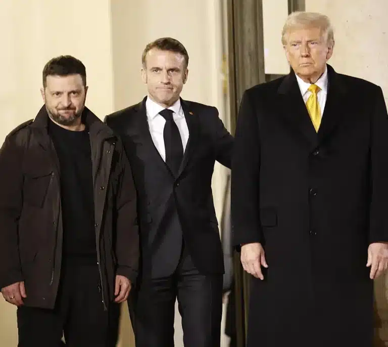Macron y Sánchez salen en defensa de Zelenski tras la discusión con Trump en la Casa Blanca: "Hay que respetar a quienes luchan desde el principio"