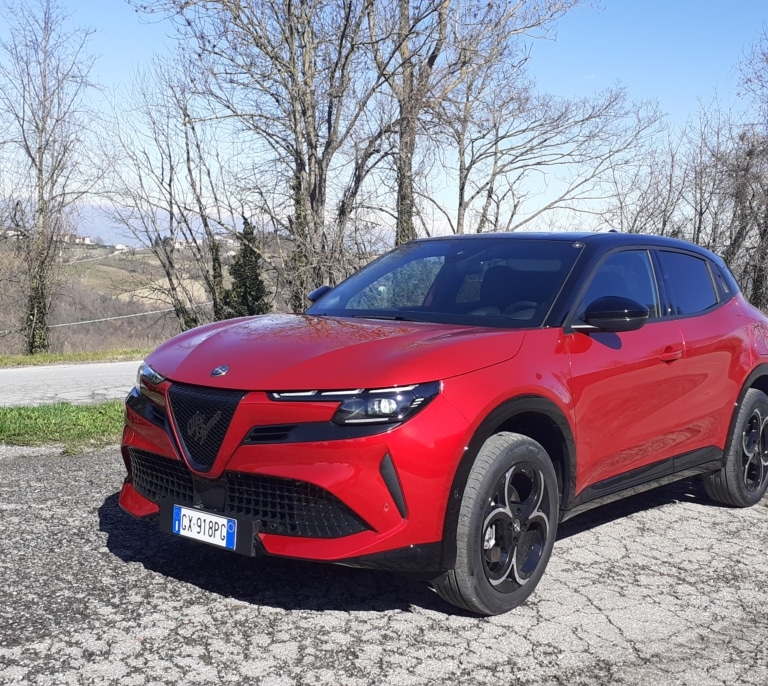Alfa Romeo Junior Ibrida Q4: Tracción a discreción