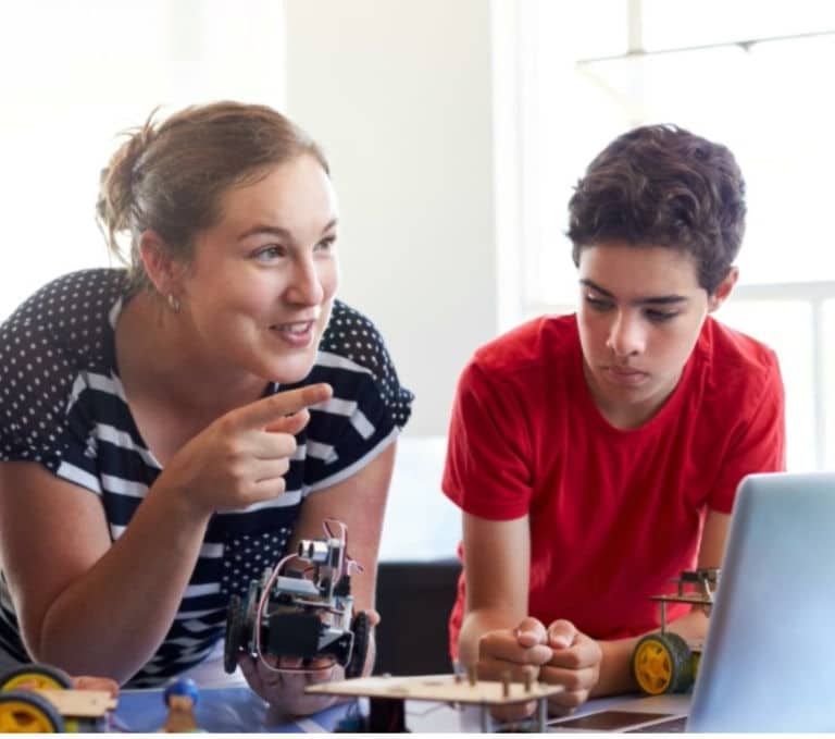 La IA se consolida como motor de cambio en la educación en el Día Internacional del Aprendizaje Digital