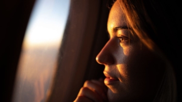Esto es lo que ocurre si te maquillas al montar en avión