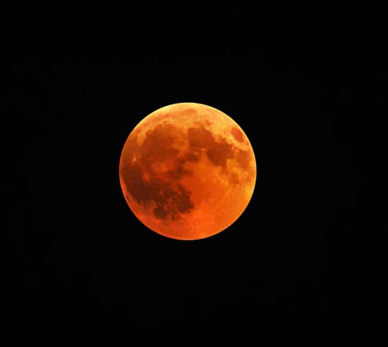 Eclipse lunar en marzo 2025: dónde y cómo ver la Luna de Sangre
