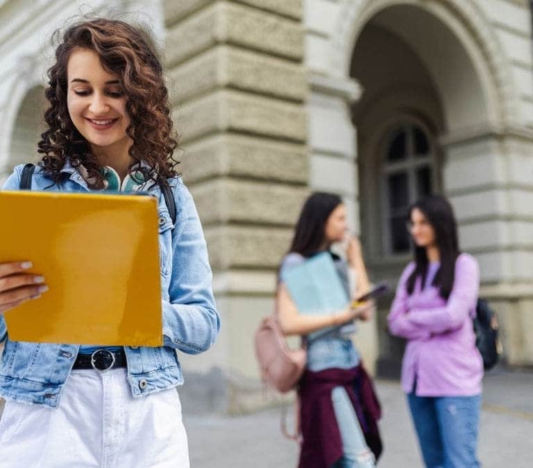 Ya puedes solicitar las becas MEC 2025-2026, estos son los requisitos