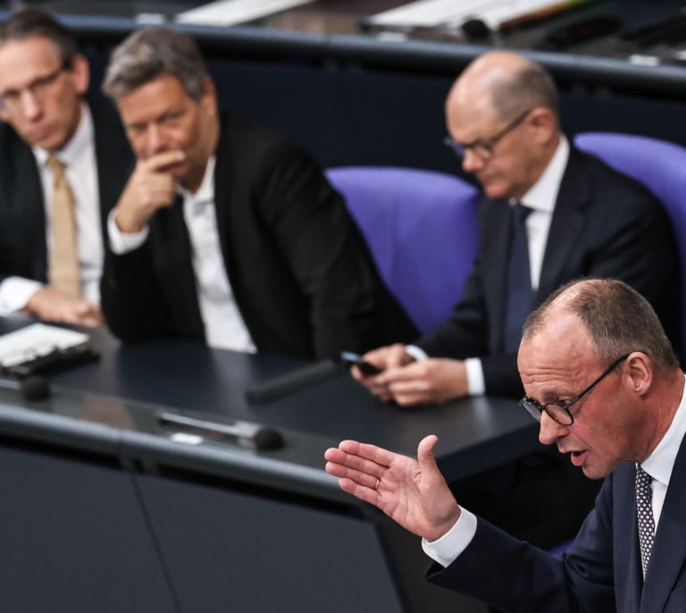 El futuro canciller Merz logra que el Parlamento alemán apruebe la inversión millonaria en defensa e infraestructuras