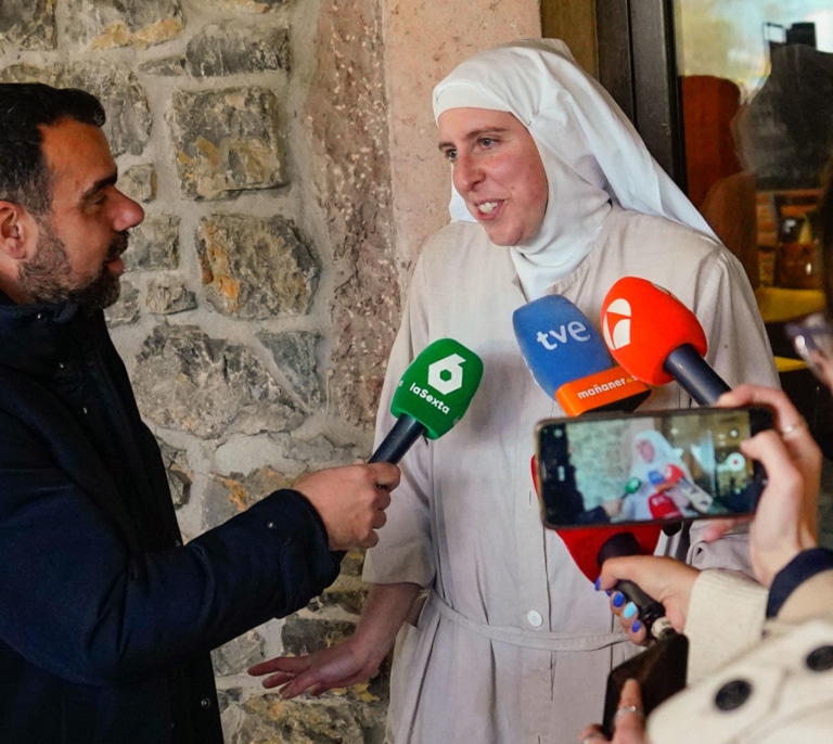 La mediática apertura del 'restaurante de clausura' de las exmonjas de Belorado