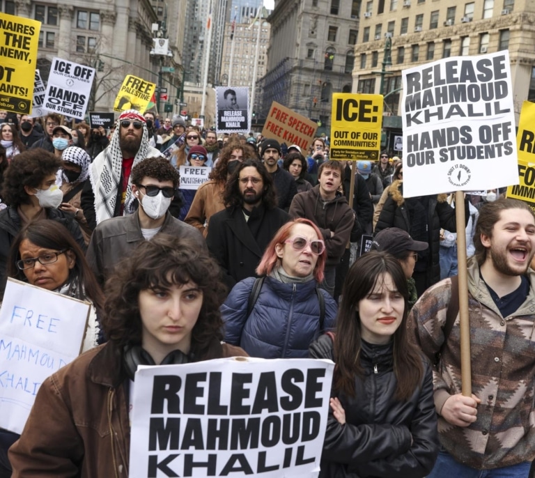 Trump prometió más libertades en EEUU, pero en su primer mes ha disparado las persecuciones