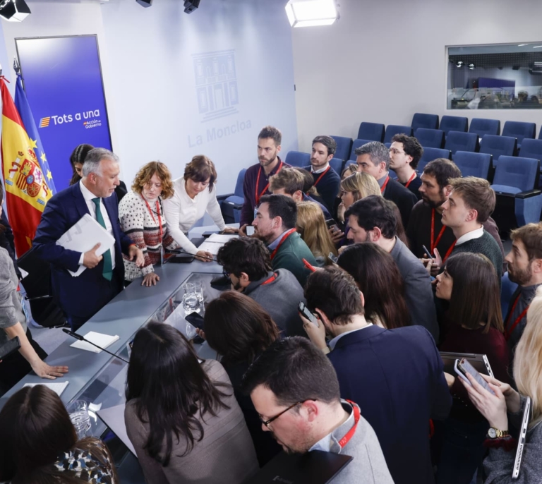 El Gobierno se prepara para la batalla legal por el reparto de menores y advierte al PP: "Es una ley y se tiene que cumplir"