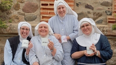 Las exmonjas de Belorado recogen firmas para evitar su desahucio del convento